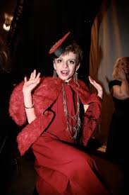 Résultat de recherche d'images pour "desmond is amazing"