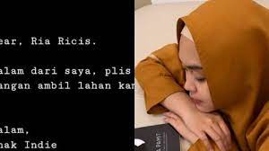 Handbook jilid 1 yang terbit satu tahun lalu di bulan maret 2014. Merilis Buku Saya Pamit Ria Ricis Dikritik Penulis Buku Livia Oktora Tribun Jogja