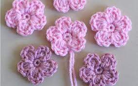This simple flower works up quickly and you only need a small. Simple Crochet Flower Pattern And Tutorial