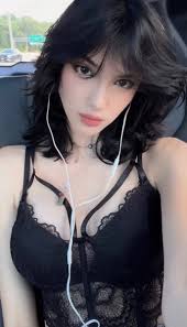 mm (@need2feelloved)  X