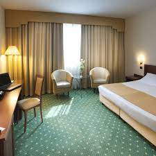 The hotel also offers a restaurant bar free garage parking and bus parking. Hotel Cavalieri Italy At Hrs With Free Services