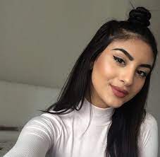 Having black hair doesn't mean you necessarily want a black brow. Pin On Bake