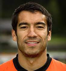 Giovanni van bronckhorst est un joueur de football néerlandais. Giovanni Van Bronckhorst Official Home Facebook