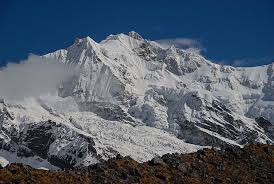 5 Mountain Peaks To Trek Instead Of Mount Everest Outlook Traveller