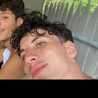 8 "Julian Kott" profiles