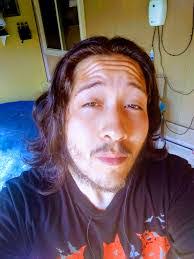 Dora Henriquez's Instagram, Twitter & Facebook