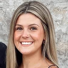 Molly Tomlin's Instagram, Twitter & Facebook