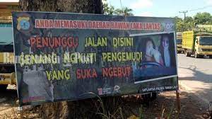 Warganet dibuat kebingungan dalam memahami kalimat himbauan yang disampaikan oleh pihak kepolisian terkait virus corona. Kreativitas Kalimat Imbauan Dari Anggota Polres Tanahlaut Berhasil Turunkan Angka Kecelakaan Banjarmasin Post