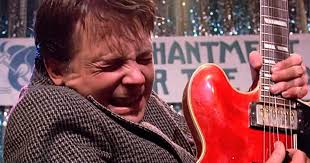 Guitarra utilizada para gravar solo de Johnny Be Good em De Volta Para o  Futuro foi uma Strato com Floyd Rose