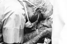 Luego de darse a conocer que el pasado. Chris Brown Shares Photos Of His Son Aeko Catori Brown Blacgoss