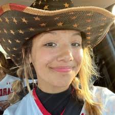 Lynsie Barg (@lynsiebarg)