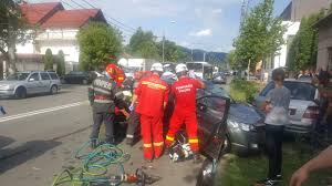 Din primele informaţii accidentul a avut loc la intersecţia bulevardelor republicii cu bucureşti din municipiu, în dreptul unei policlinici private. Update Accident Rutier Pe Strada Vasile Lucaciu Soferul Din Autoturismul Acrosat A Decedat Video Ziarmm