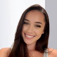 Isabel Jansen's Instagram, Twitter & Facebook