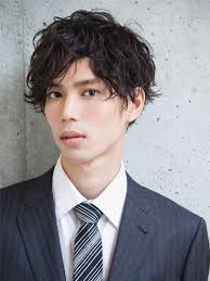 水嶋ヒロ風パーマヘア メンズ ビジネス ビューティーboxヘアカタログ メンズ ヘアスタイル 長い髪の男 パーマヘアスタイル