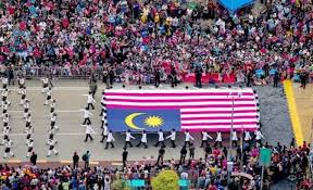 Kuliah maghrib sempena himpunan 3 menteri besar pantai timur (himpun) 22 ogos 2019⏰ 07.45 malam stadium tertutup gong badak, terengganu*channel rasmi. Punca Sebenar Mengapa Bendera Malaysia Diusung Secara Terbalik