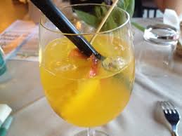 10 cocktail con vodka da provare prima che finisca l'estate. Aperitivo Pesca Spritz Spritz Con Pesche Fresche Picture Of N Ombra De Vin Fidenza Tripadvisor