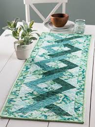Table Runner Quilts Are Always So Quick And Easy To Make Tablerunner Quilt Quil Quilted Table Runners Patterns Quilted Table Runners Table Topper Patterns
