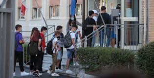 Nelle scorse ore il coordinatore del cts, agostino miozzo, avrebbe fatto. Si Riaprono Le Superiori In 7bgennaio Gilda Venezia