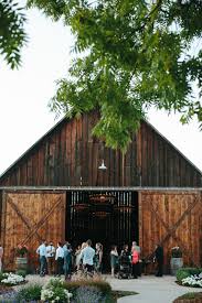 Columbia Gorge Wedding Venue Tin Roof Barn Weddings Events Hood River Oregon Photo Cred Wedding Venues Oregon Columbia Gorge Wedding Rustic Barn Wedding