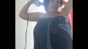 Ups the show tits by accident - XNXX.COM