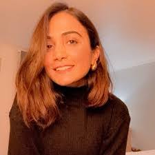 Meg Bartlett's Instagram, Twitter & Facebook