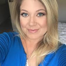 Melissa Dyer's Instagram, Twitter & Facebook