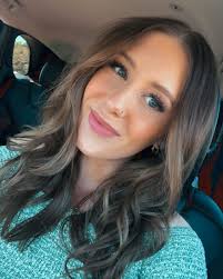 Chloe Gillespie's Instagram, Twitter & Facebook