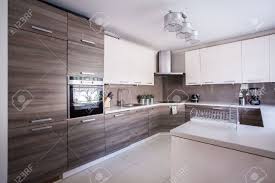 Right click on the images and then save to your. Image De La Grande Cuisine De Luxe Amenage Dans Un Design Moderne Banque D Images Et Photos Libres De Droits Image 45135578