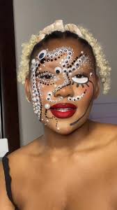 Everything Everywhere All At Once 👁 I've watched this movie 2222 many  times. Every look done in this film by @michellechung13 is beautiful. Very  much IB : @michellechung13 @Dee 🧚🏽 @A24 Products: ...