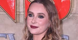 Rose Ayling-Ellis "terrified and heartbroken" over "cure" for deafness:  "Who assumes that we want to be fixed?" 💔 ⬇️