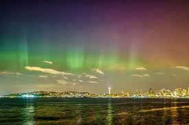 Northern Lights Over Seattle Northern Lights Natural Phenomena Natural Landmarks