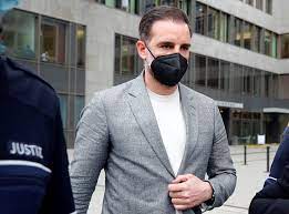 Christoph tobias metzelder kstf tobias mtsld born 5 november 1980 is a german former footballer who played as a central defender when you re. Nsr9gjrqpihwbm