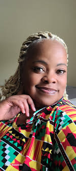 Introduction with a personal photo in a dating group