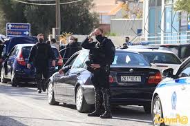 Καραγιώργου , δυνατότητα δόμησης 454 τ.μ. Deka Traymaties Apo Pyrobolismoys Sta Megara
