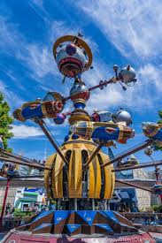 Though i haven't had the chance to visit a disney park myself yet, i've always been hugely inspired just by their existence. New Concept Art For Tomorrowland In Disneyland Revealed