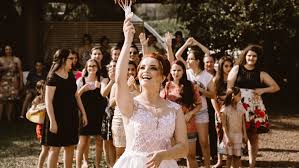 The bouquet toss is a great tradition and funny event, having the right song will have all the single ladies rushing to the dance floor. Wedding Bouquet Toss Music Songs Playlists Topweddingsites Com