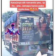13 Gambar Wajah Artis Yang Menghiasi Bagian Belakang Truk Download Kata Kata Lucu Dimobil Truk Cikimm Com Download Kata Lucu Di Truk Canter C Vehicles Bus