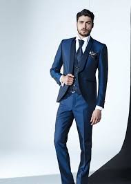 Scegliere vestito uomo estivo può diventare abbastanza insidiosa se non si conoscono le dovute informazioni nel settore vista l'ampia gamma di articoli. Mod 941 D Camp 205 Petrelli Uomo Abiti Da Matrimonio Uomo Uomini Stili Di Strada Stile Estivo Uomo