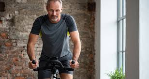 Pünktlich zum start von peloton in deutschland, tauchte dann aber doch irène scholz als erste trainerin in der software des peloton bikes auf. Peloton Im Vergleich Sport Tiedje Das Fitness Blog
