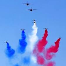 Retrouvez l'ensemble du calendrier 2019 de la patrouille sur leur site internet officiel. 360 Idees De Patrouille De France En 2021 Patrouille De France Patrouille France