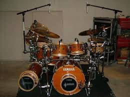 Wow That S An Original Yamaha Set Up Love The Wood Hoops On The Subkicks Yamaha Drums Drums Acoustic Drum