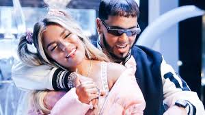 Karol g bichota lyrics english spanish letra translated subtitles. Anuel Aa Reappeared To Indicate The Millionaire Pleasure That He Gave Himself With Karol G S Cash Memes Random In English