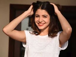 10 Richest Bollywood Actresses And Their Net Worth Anushka Sharma Pics Bollywood Actress Virat And Anushka