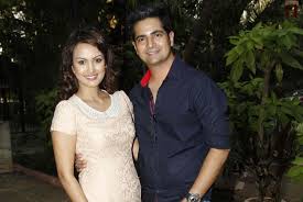 Former Yeh Rishta Kya Kehlata Hai Actor Karan Mehra Aka Naitik And His Wife Nisha Rawal Were Blessed With A Baby Boy On Wednesda Becoming A Father Wife Newborn
