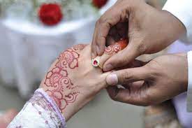 Gambar cincin kawin model cincin kawin terbaru 2019 harga cincin kawin emas contoh cincin kawin cincin kawin palladium model cincin k. Cincin Kahwin Emas Hargaemas My 2021