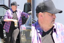 Matthew perry has friends fans very excited. Matthew Perry Grabs Coffee In Malibu And More Star Snaps Page Six