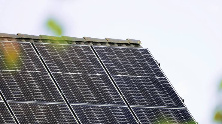 Hybrid Solar System