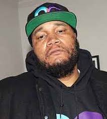 Craig Curry's Instagram, Twitter & Facebook