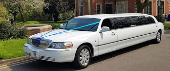 When charging an hourly rate, most limo rental services usually have a minimum rental time of 3 to 4 hours. Limo Hire Warwick Party Bus Hire Hummers Hire Warwickshire