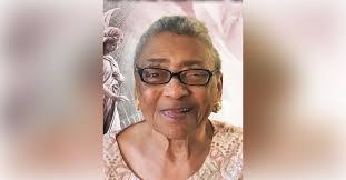 Stephanie Irvin's Instagram, Twitter & Facebook